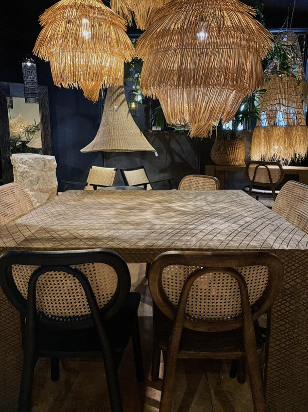 Table à manger carré Romy L'Empreinte